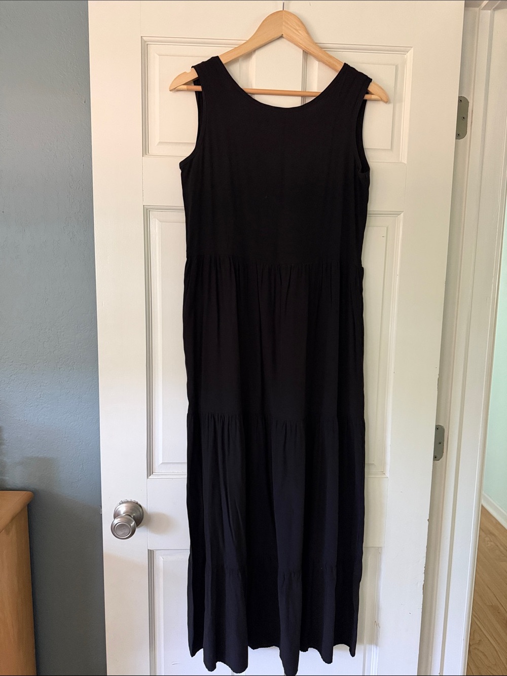 Black Sleeveless Tiered Relaxed Fit Maxi Dress